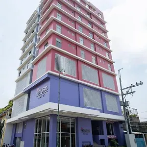 myspace-hotel-east-rembo-makati.angeleshotels.net/